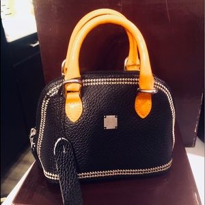 NEW! MINI VITA MODA Italia purse, Unique and Chic!